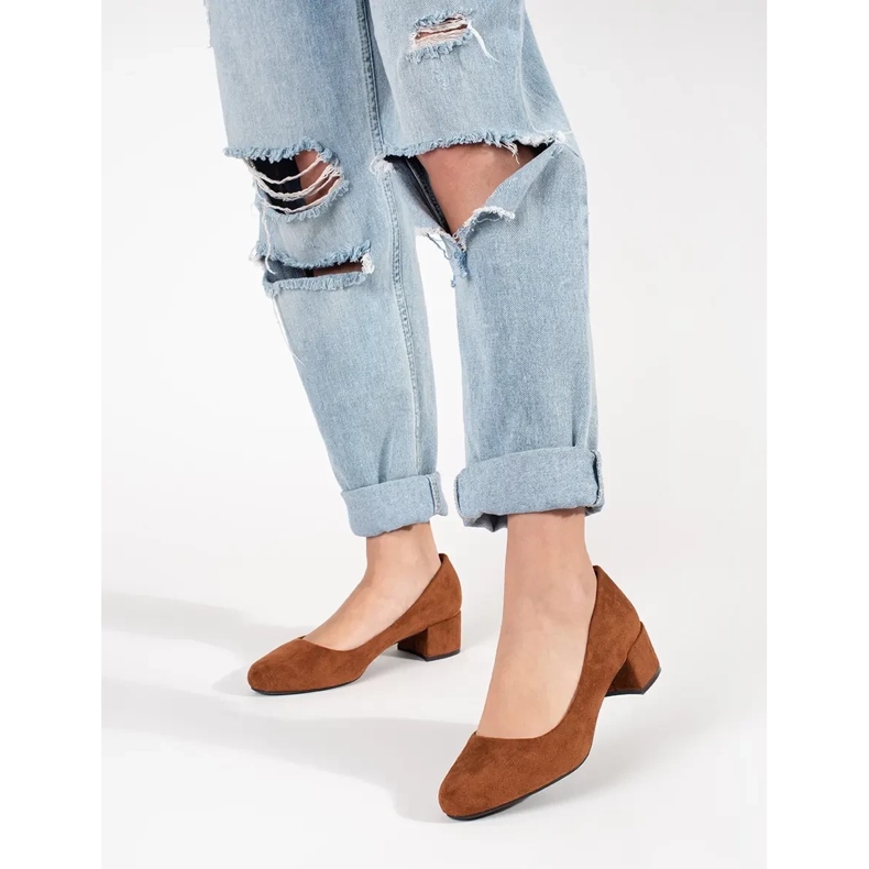 Sergio Leone Light brown suede pumps on the post 1