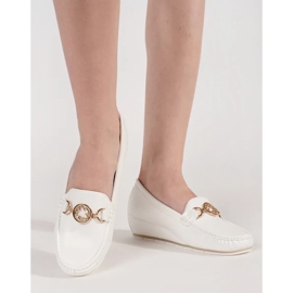 Goodin White wedge moccasins with golden decoration 1 Goodin White wedge moccasins with golden decoration 1