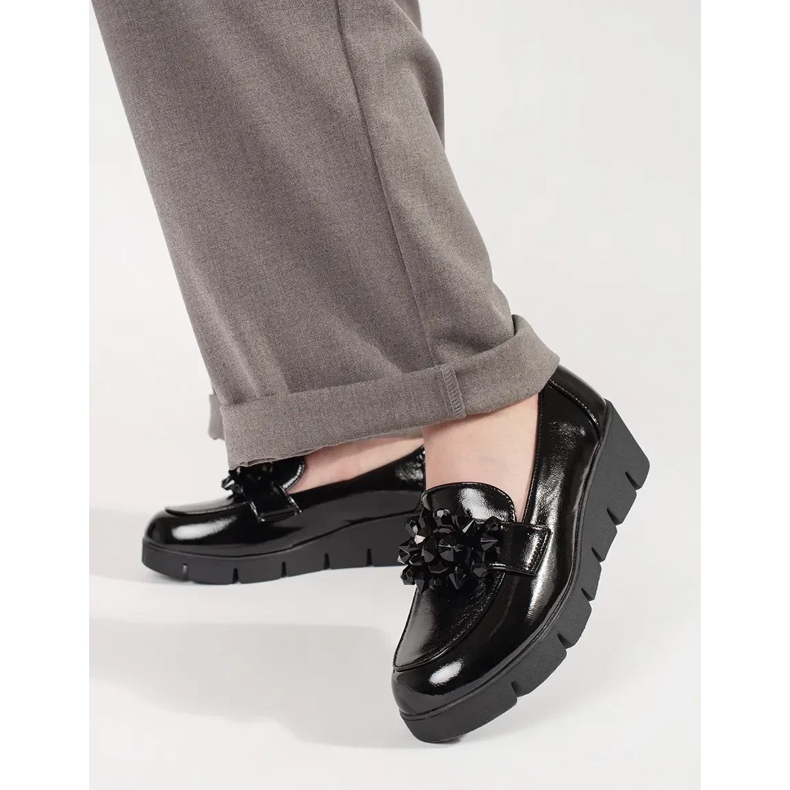 Goodin Black wedge moccasins with an ornament 2 Goodin Black wedge moccasins with an ornament 2