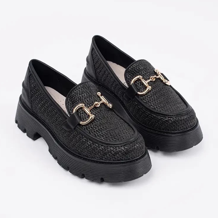 Goodin Black loafers on the platform with a golden chain 1