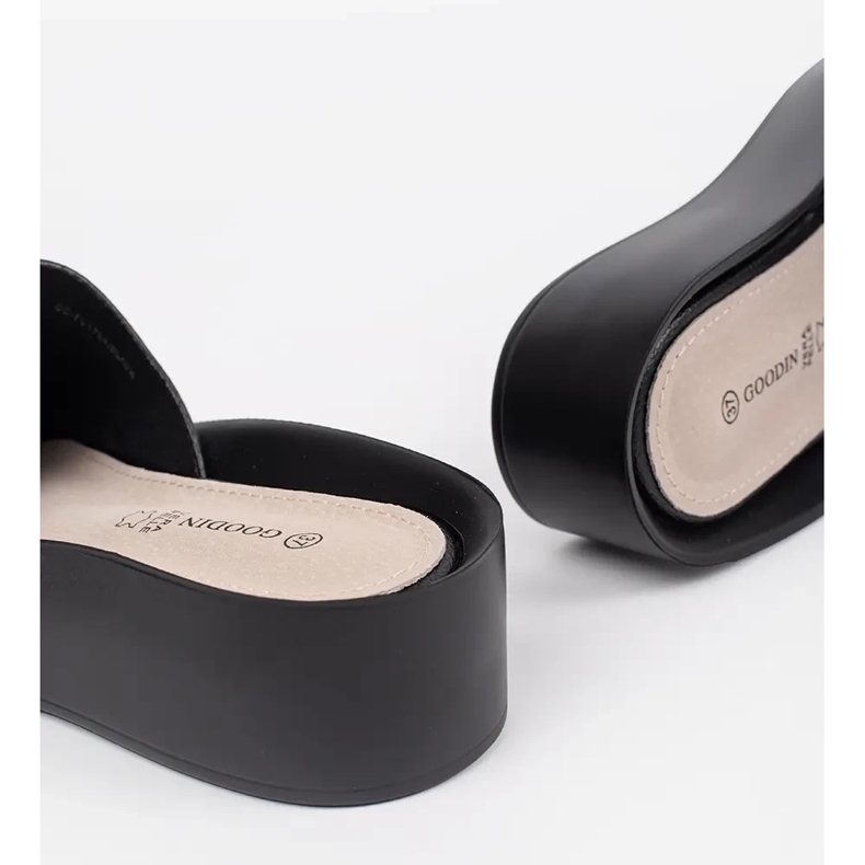 Goodin Black women's flip-flops with a chain 1 Goodin Black women's flip-flops with a chain 1