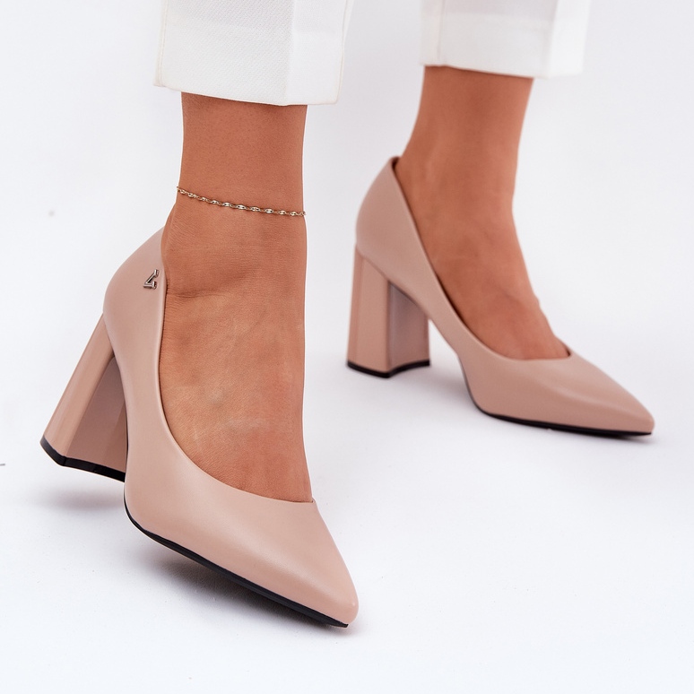 Elegant pumps on the Vinceza 62220 beige 2
