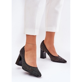 Decorated mesh pumps on the Vinceza 62211 black post 2