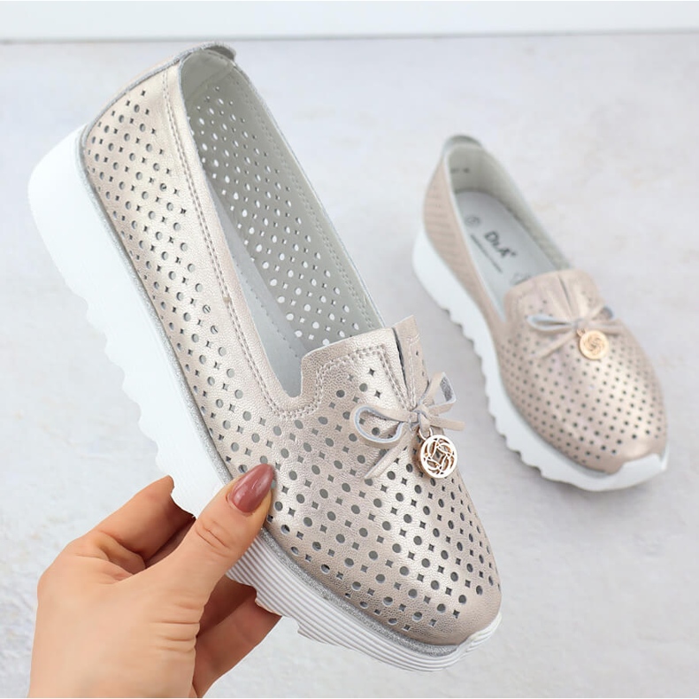 Women's openwork leather shoes Złote S. BARSKI LR51-631 golden 1 Women's openwork leather shoes Złote S. BARSKI LR51-631 golden 1