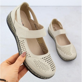 Women's shoes with openwork beige Unisoft 7026 1