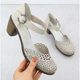 Women's leather sandals on the Rieker 40902-60 beige post 1