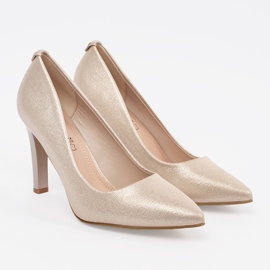 Goodin Beige shiny pumps on a high heel 1