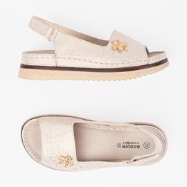 Goodin Beige sandals on the platform with a pin 4