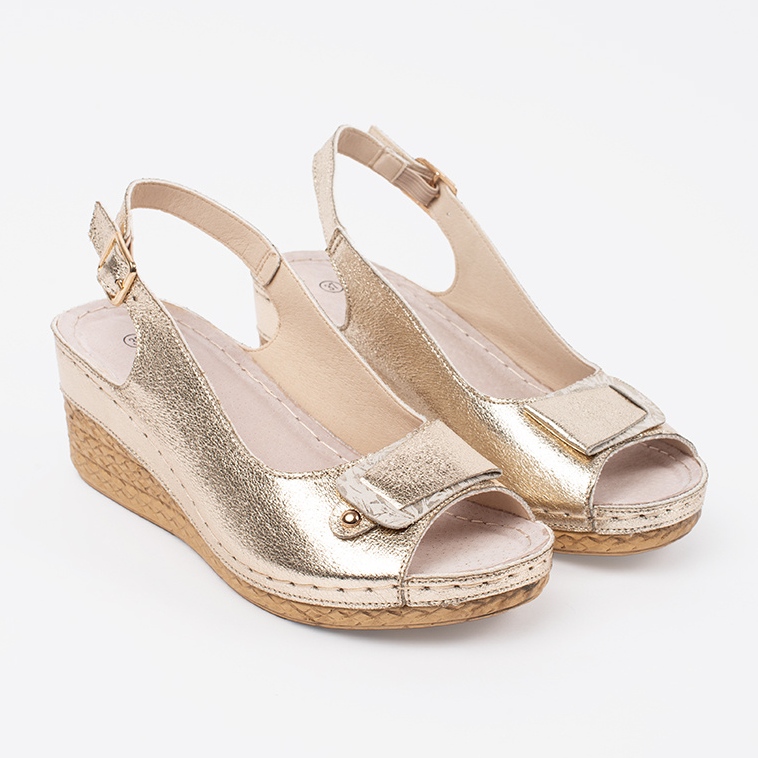 Goodin Gold sandals on a low wedge golden 1