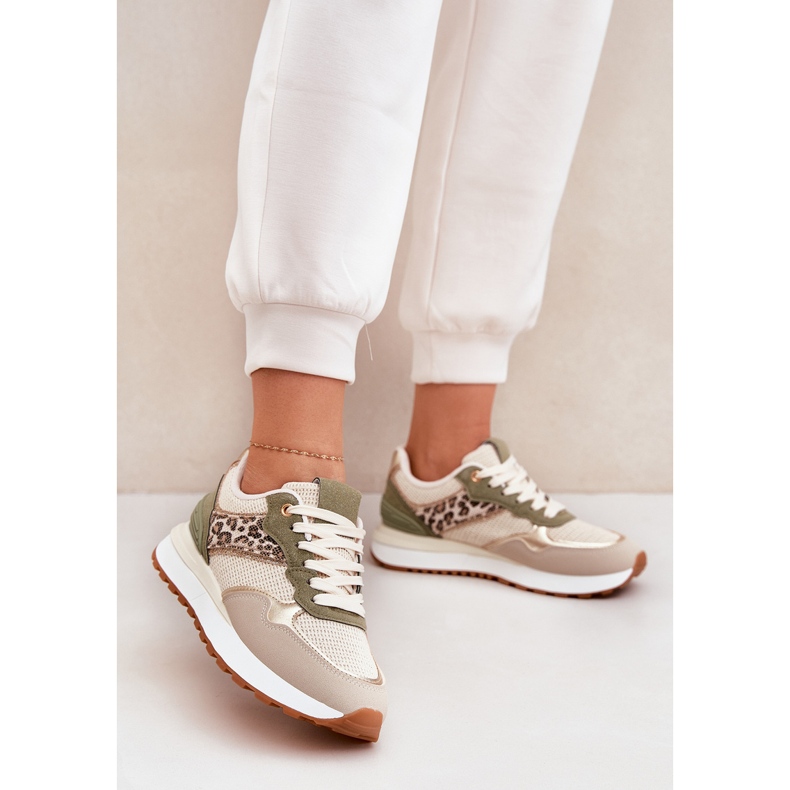 Women's sports shoes with leopard print on the platform green 2