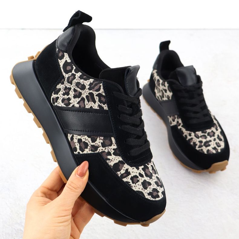 Leather sneakers on the black leopard platform Vinceza 66793 1