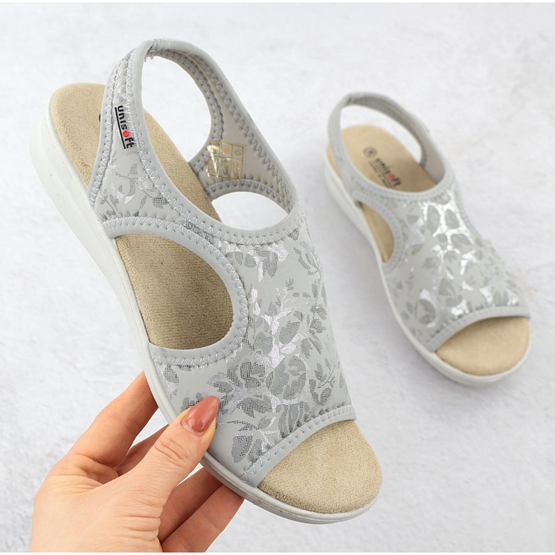 Women's sandals on a rash flexible with flowers gray unisoft 7196 grey 1