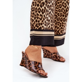 Painted women's flip flops brown leopard leopard print 2