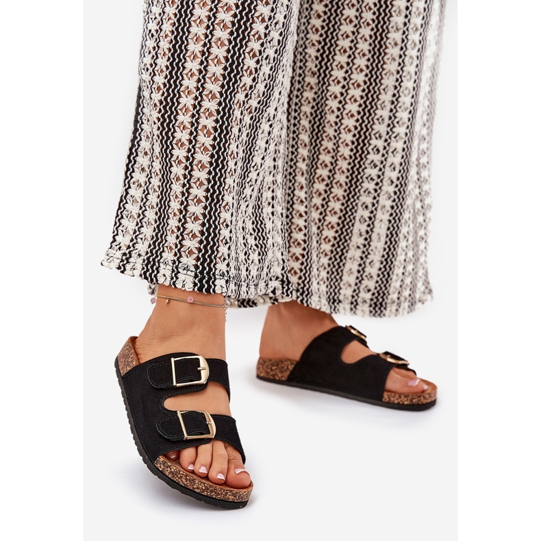 Women's flip flops on a cork platform with golden clamps black 1 Women's flip flops on a cork platform with golden clamps black 1