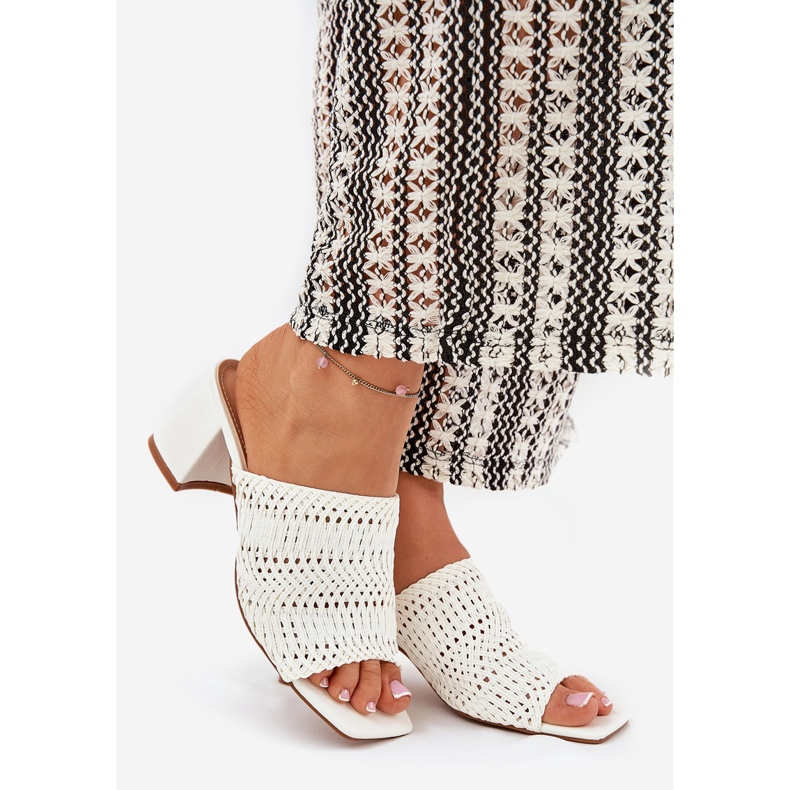 Women's flip flops with white heels 1