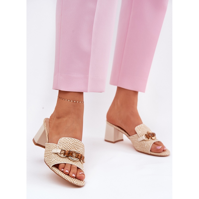 Women's heels with a beige decoration 2