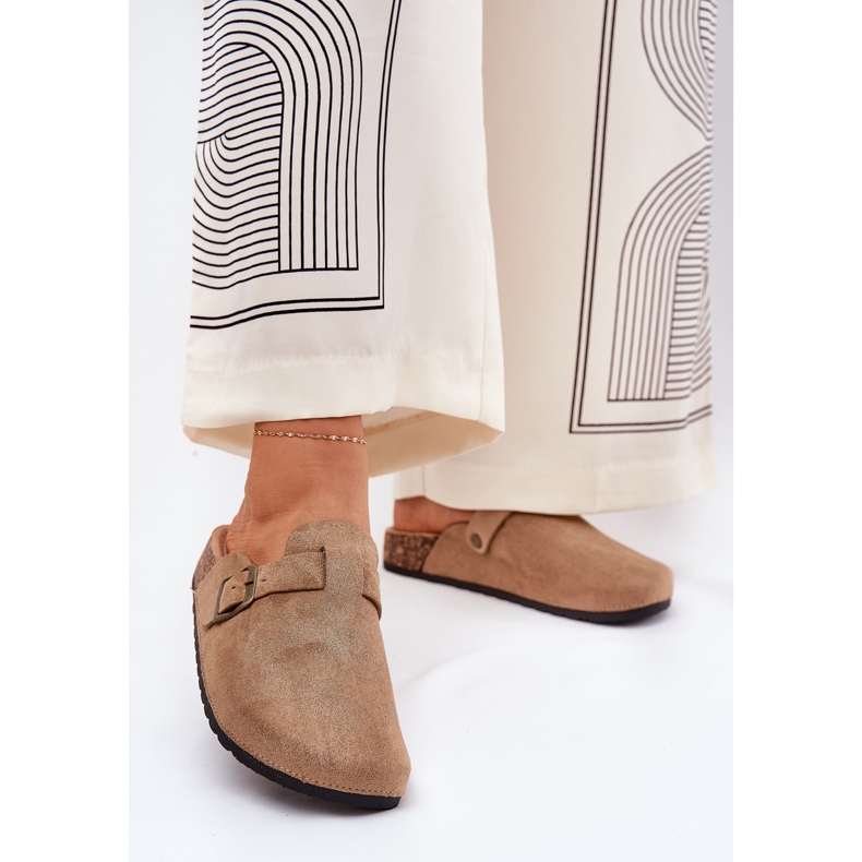 Slippers women's clogs on the platform with khaki buckle beige 2