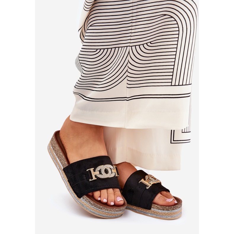 Women's flip flops with a golden detail on the platform with brocade black 1