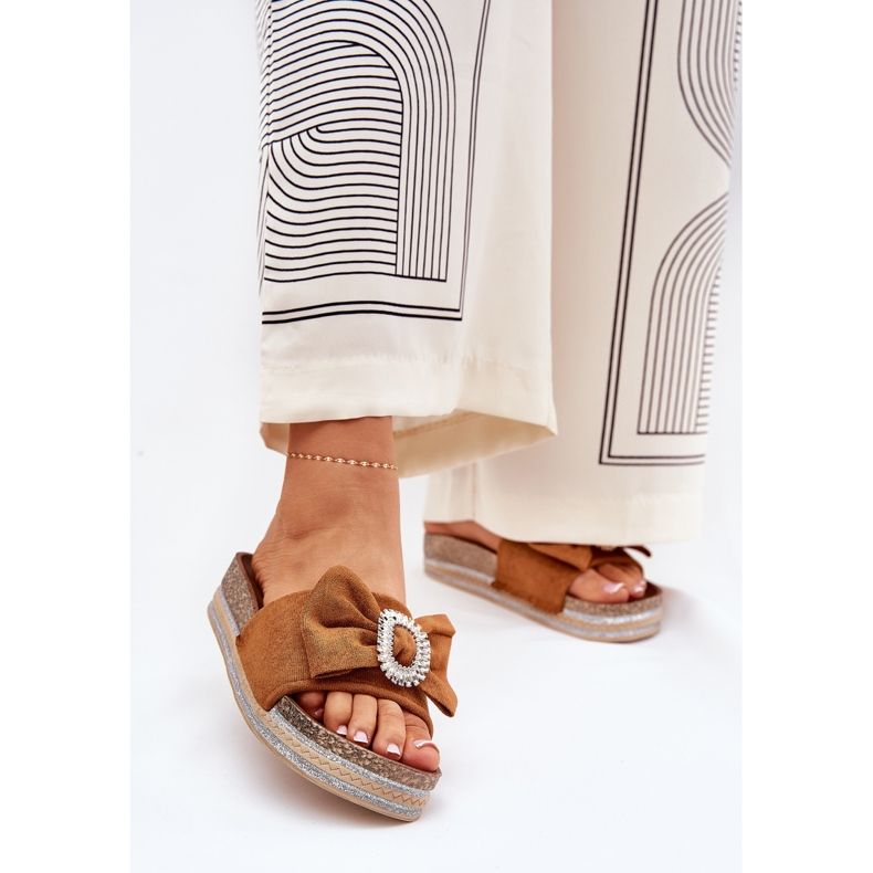 Women's flip flops on the platform with a bow and a decorative Camel brooch brown 2