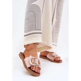 Flat women's flip flops with a decorative pink detail 2