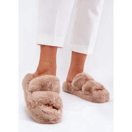 Women's fur slippers on the khaki platform beige 2