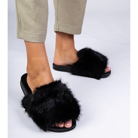 Black slippers with fur 1