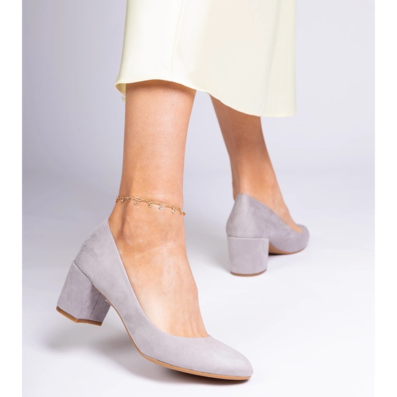 Gray classic pumps on the post from Ekozamsz grey 2