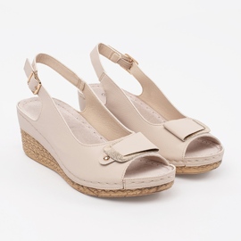 Goodin Light -beige sandals on a low wedge 1 Goodin Light -beige sandals on a low wedge 1