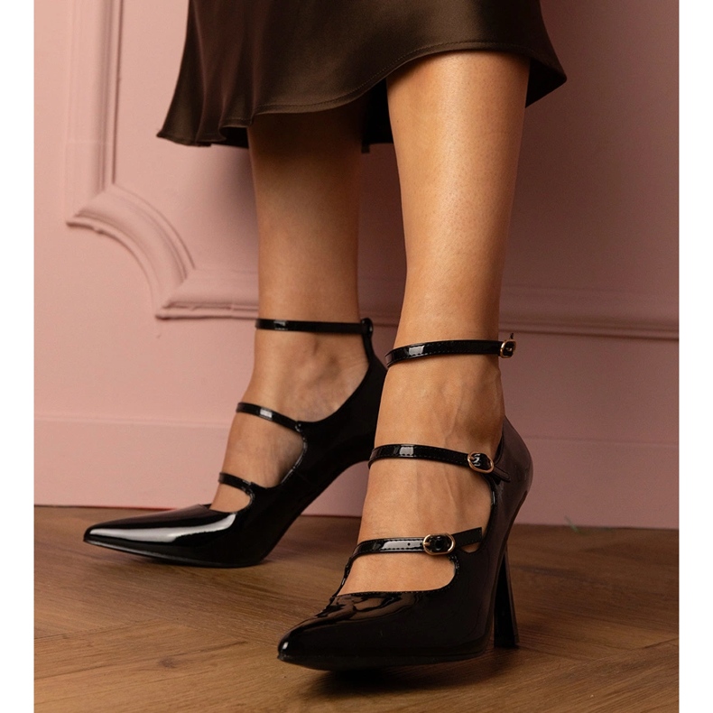 Black pumps varnished on a pin with buckles 1