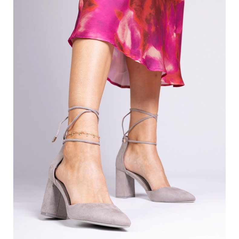 Gray classic pumps from Ekozamszu grey 1