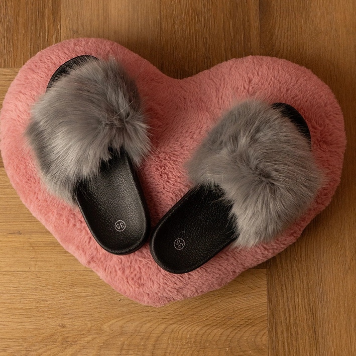 Gray children's flip flops with fur grey 1 Gray children's flip flops with fur grey 1