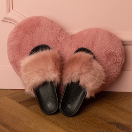 Pink children's flip flops with fur 1
