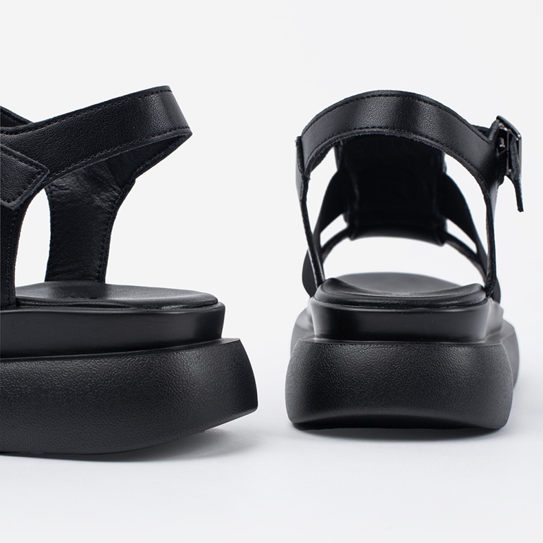 Goodin Black leather elegant sandals on the platform 1