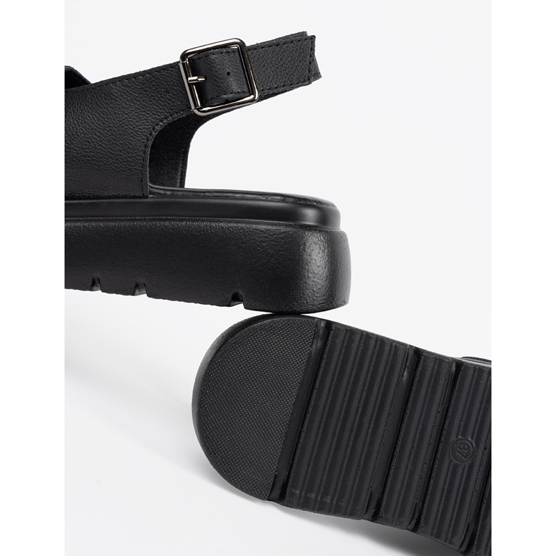 Goodin Black classic sandals on the platform 1