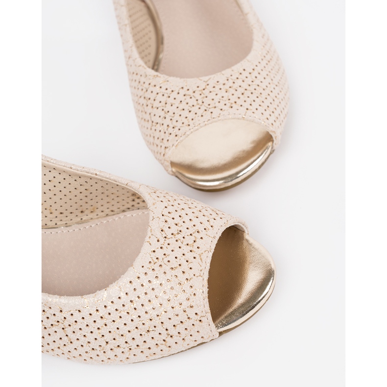 Goodin Low -heeled openwork sandals beige 1