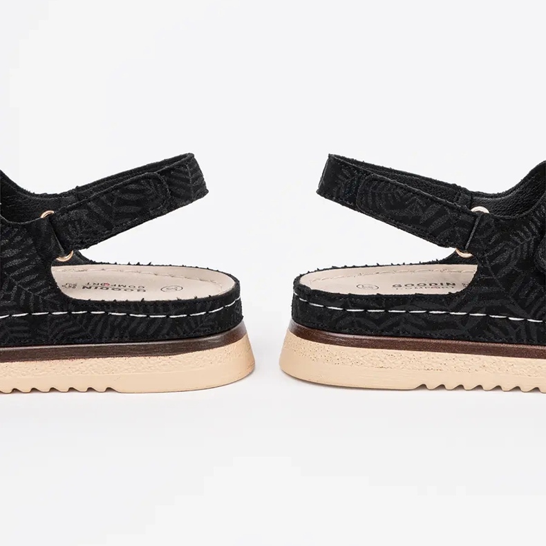 Goodin Black sandals with golden elements 2 Goodin Black sandals with golden elements 2