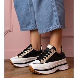 Black sneakers sneakers on platfotm 1