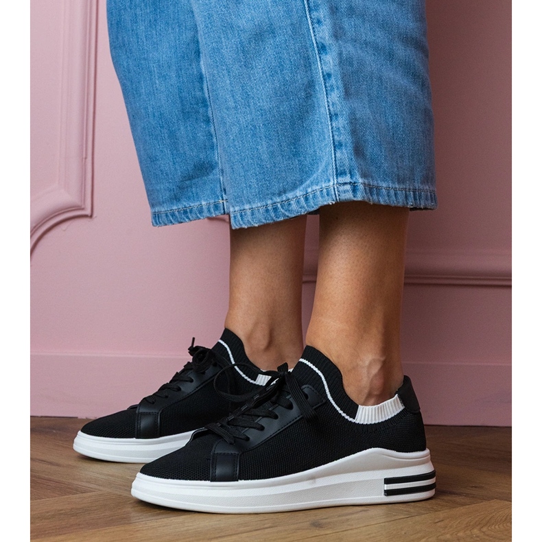 Black women's sneakers on the platform with laces 1