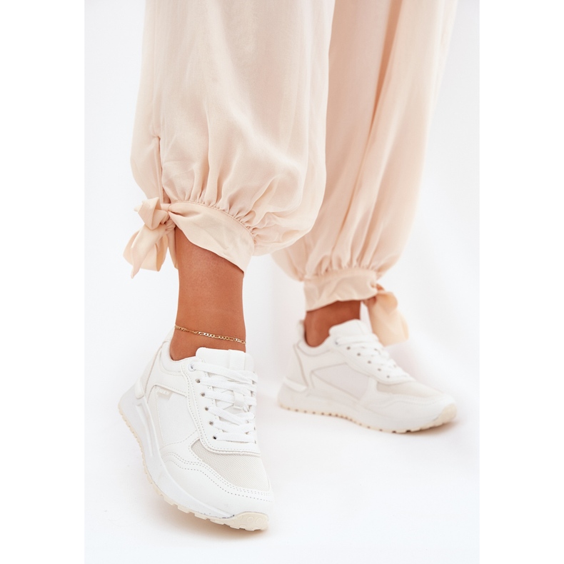 Women's Sports Shoes White 2 Women's Sports Shoes White 2