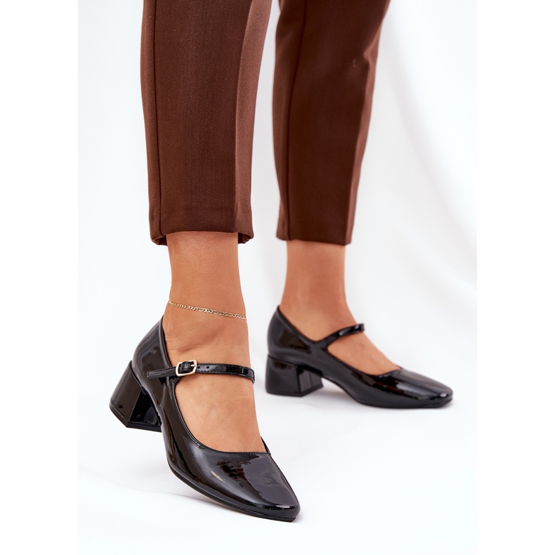 Painted pumps with belt and buckle black 2