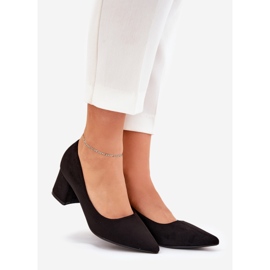 Women's pumps with pointed toes on the black post 1 Women's pumps with pointed toes on the black post 1