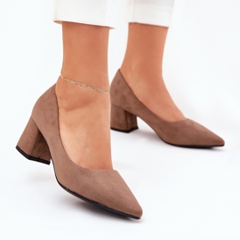 Women's pumps with pointed toes on the khaki post beige 2