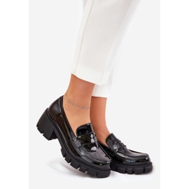 Painted women's shoes on a massive heel black 1