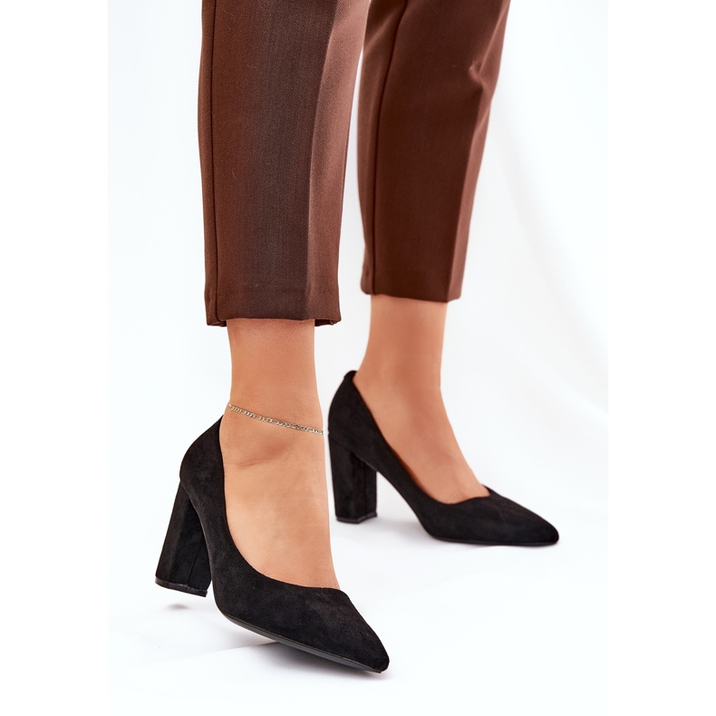 Eco suede pumps on the pillar black 2