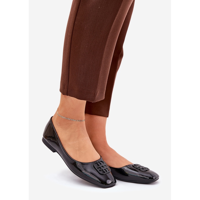 Painted elegant women's ballerinas with a decorative Vinceza 17377 Black detail 1 Painted elegant women's ballerinas with a decorative Vinceza 17377 Black detail 1