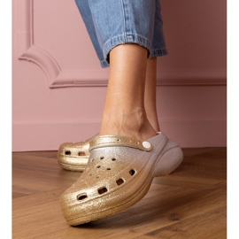 Gold-silver built-up flip-flops on the platform 1