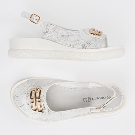 Goodin Flat sandals white with an ornament 2