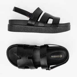 Goodin Classic sandals on the black platform 4