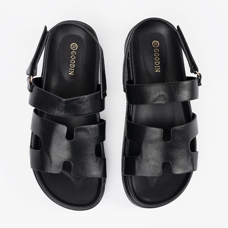 Goodin Classic sandals on the black platform 2