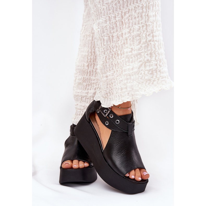 Leather sandals on the Zazoo 1732 Black wedge 2